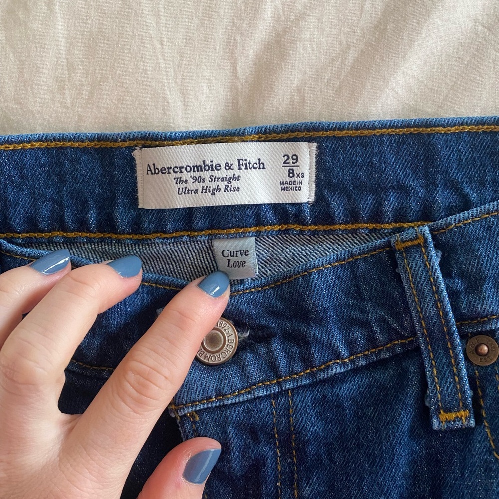 Abercrombie curve love 90s straight ultra high rise jeans in size 29 extra short